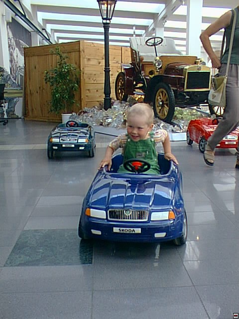 2001_0526_01.jpg
