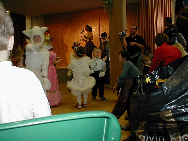 2002_0323_07.jpg