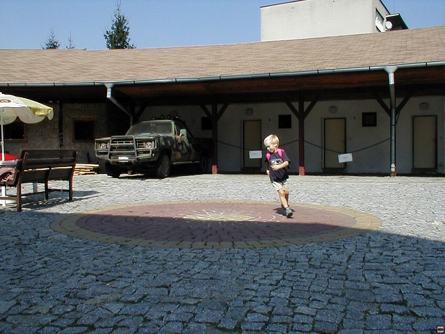 2002_0908_03.jpg