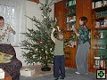 thn_2002_1223_03.jpg