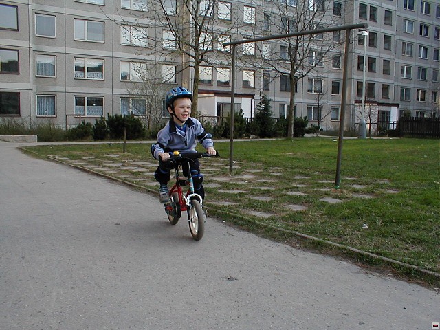 2003_0421_02.jpg